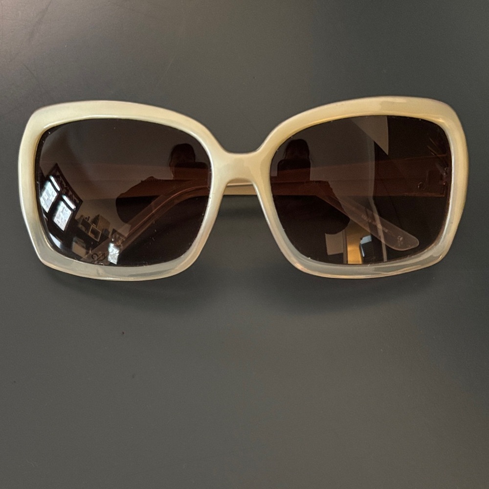 Chic Silver/Cream Sunglasses